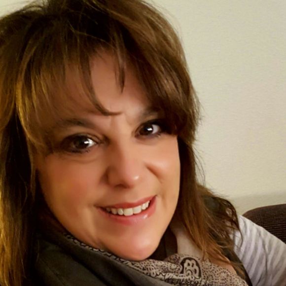 Meet your Posher, Shari - Picture 1 of 1